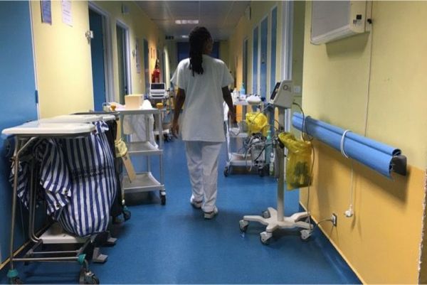 La grève nationale dans les hôpitaux est relayée en Martinique