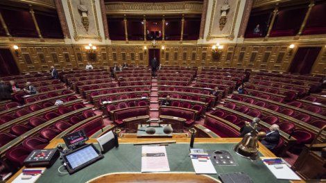 Le Sénat rejette le projet de budget de la Sécu et dénonce le "mépris" d'Emmanuel Macron
