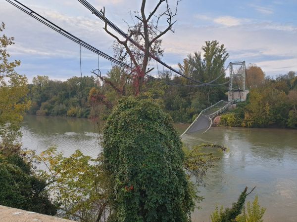 L'effondrement du pont de Mirepoix-sur-Tarn aurait causé la mort d'un adolescent