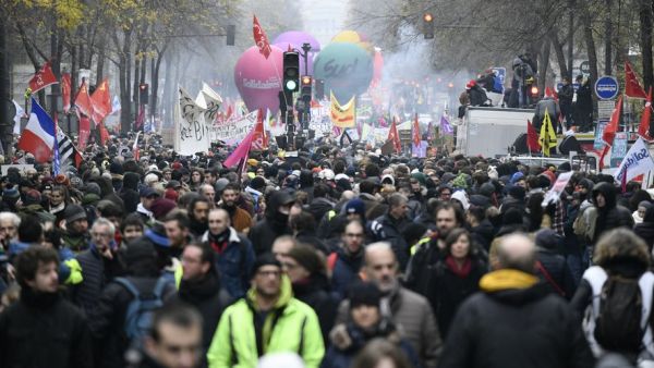 Réforme des retraites: 806.000 manifestants dans toute la France, 1,5 million selon les syndicats