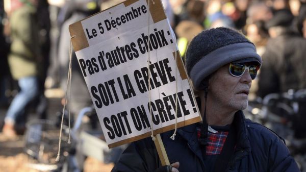 Réforme des retraites en France : la grève des transports continue