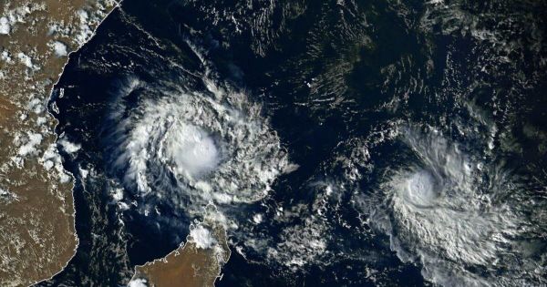 Le cyclone Belna se renforce, Mayotte craint le pire