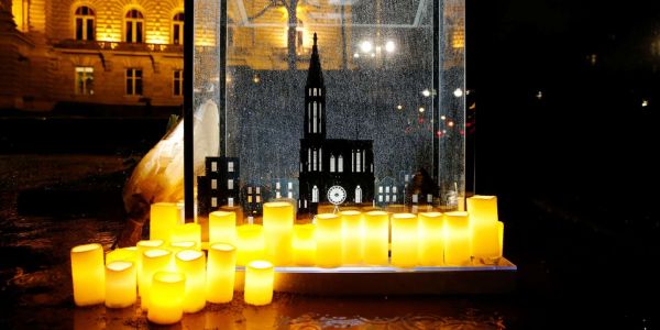 Un an après, Strasbourg rend hommage aux victimes de l'attentat du marché de Noël