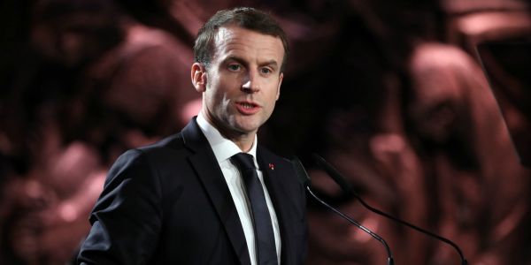 Emmanuel Macron dénonce les discours justifiant la violence en France