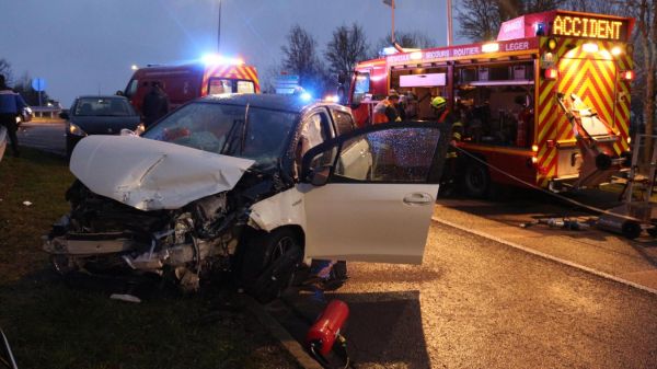 La Longueville: violente collision entre deux véhicules, la rue de Mons coupée à la circulation