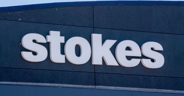 Stokes fermera ses magasins les moins rentables