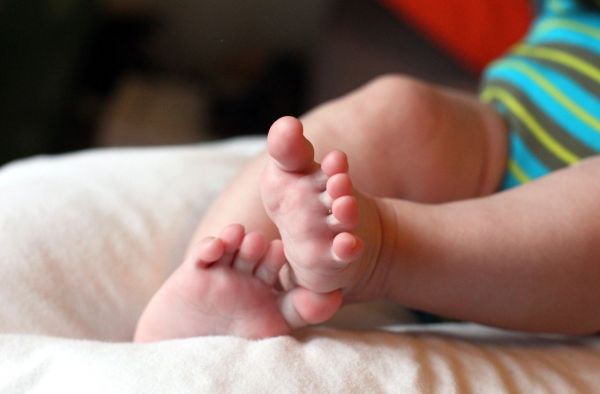Le bébé prématuré enlevé par sa mère à Paris retrouvé sain et sauf