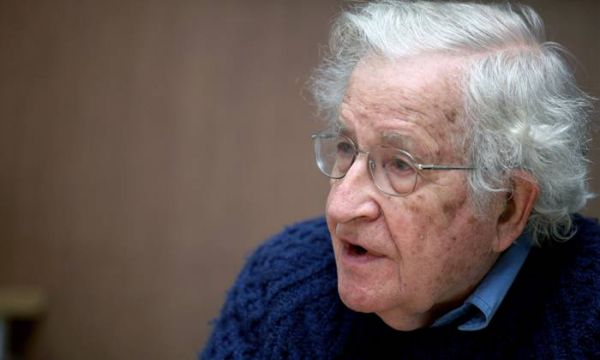 Du langage et de l'humanité. Conversation avec Noam Chomsky – Par Amy Brand