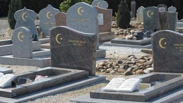 Morts du coronavirus : une fatwa qui appelle à « privilégier la prière sur l'absent » faute d'assister aux funérailles