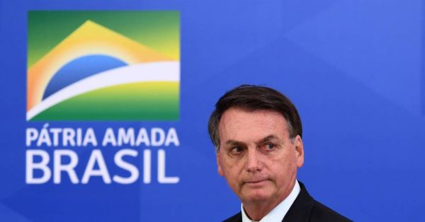 Brésil: Bolsonaro visé par une enquête, premier pas vers une possible destitution