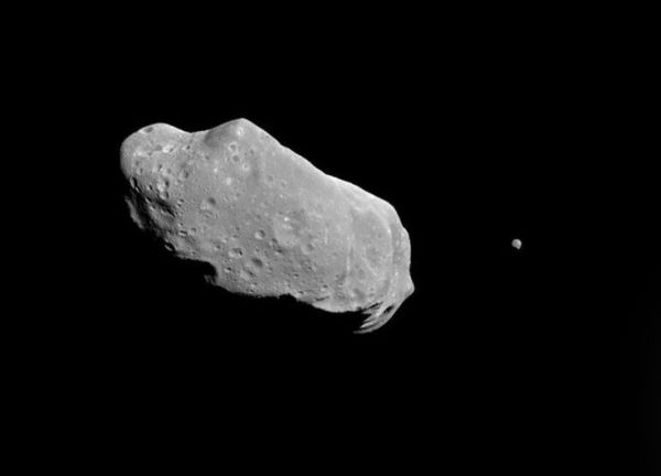 Un astéroïde se faufile entre les satellites dans l'un des survols les plus proches jamais enregistrés