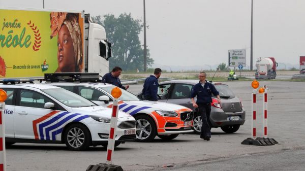 A 16: un policier blessé lors d'un contrôle routier à la frontière belge