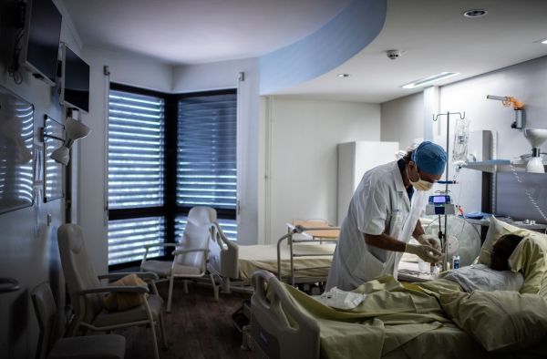 Coronavirus en France : 61 nouveaux décès à l'hôpital, 28 714 morts depuis le début de l'épidémie