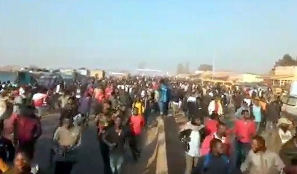 RDC: Tirs, déploiement de l’armée, Lubumbashi brave le confinement et marche contre Ronsard Malonda