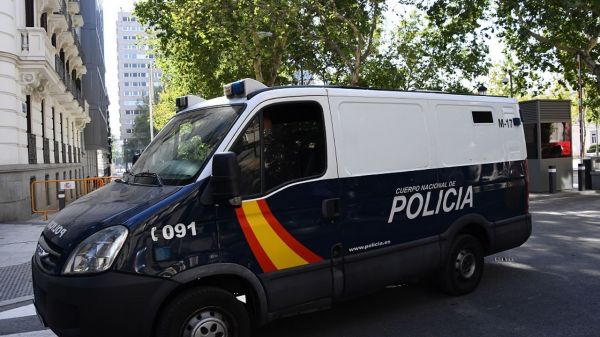 En Espagne, un homme chute du septième étage d'un hôtel et tue un client attablé en terrasse