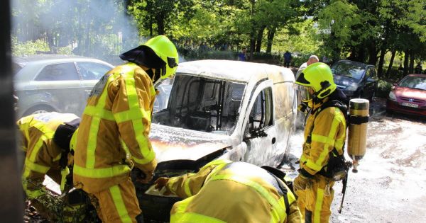 Mâcon : une voiture détruite par le feu aux Saugeraies