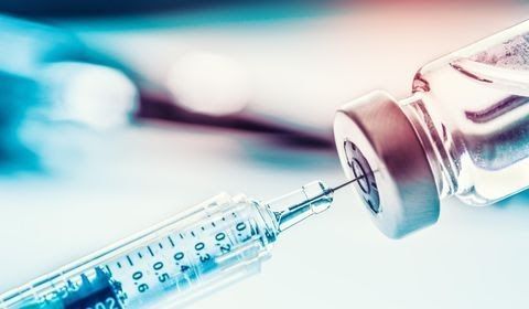 La vaccination contre la grippe aurait-elle un lien avec l'augmentation des décès de nos aînés atteints de Covid-19 ?