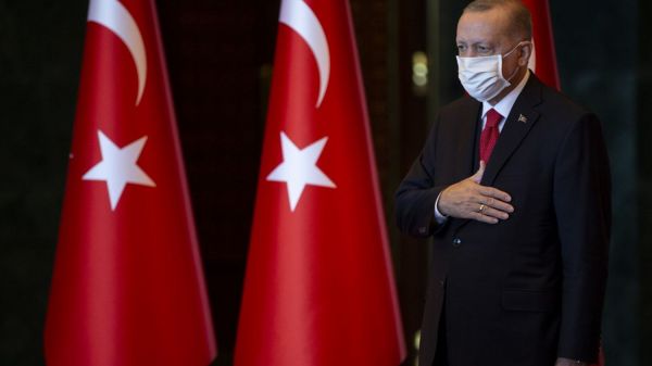 L'Union Européenne condamne les provocations "inacceptables" d'Ankara mais diffère toute sanction à décembre