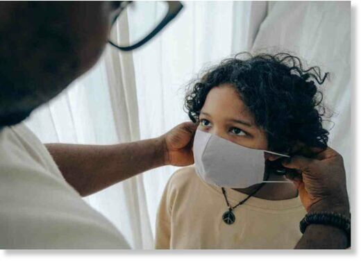 Un médecin prévient que les « pneumonies bactériennes sont en augmentation » à cause du port du masque | Paroles de Dieu, la réalité du message biblique
