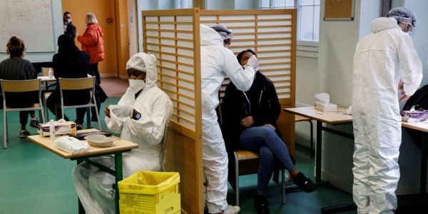 Covid-19 : les tests antigéniques arrivent dans les lycées franciliens