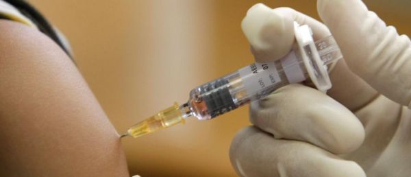 EN DIRECT - Coronavirus: Après le laboratoire américain Moderna hier, Pfizer/BioNTech a déposé une demande d'autorisation de son vaccin en Europe