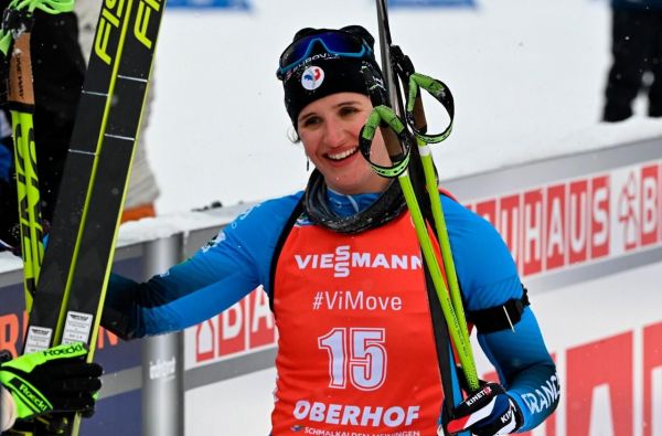 Biathlon : Julia Simon reine de la mass-start