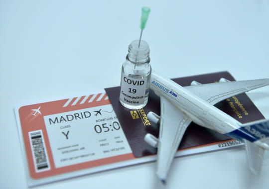 Passeport vaccinal : c'est quoi, est-il obligatoire pour voyager dans certains pays ?