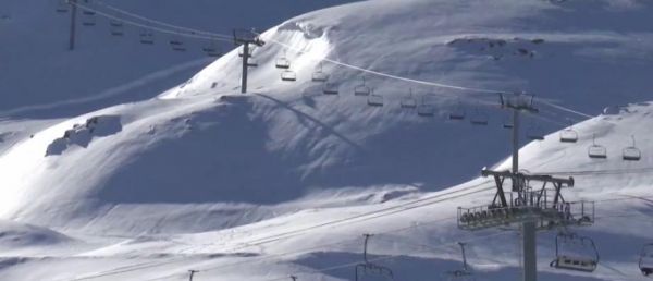 Coronavirus - Les stations de ski devraient savoir aujourd'hui si elles peuvent ou non rouvrir les remontées mécaniques à l'approche des vacances de février - VIDEO