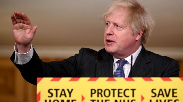 Covid-19 : le variant détecté en Angleterre "pourrait être associé à un niveau de mortalité plus élevé", indique Boris Johnson