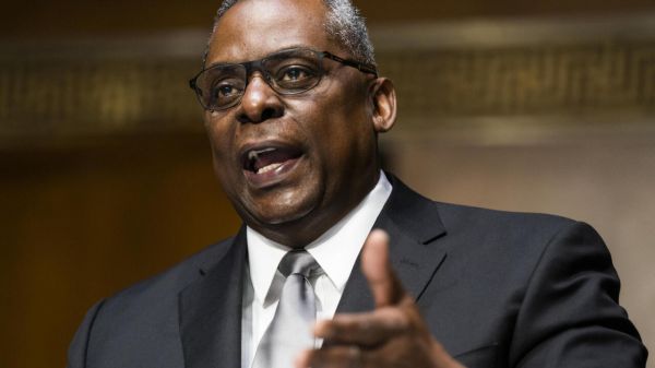 États-Unis: l'ex-général afro-américain Lloyd Austin confirmé à la tête du Pentagone