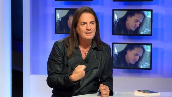 France: Le chanteur Francis Lalanne appelle l’armée à renverser le gouvernement. – « J’Appelle…! »