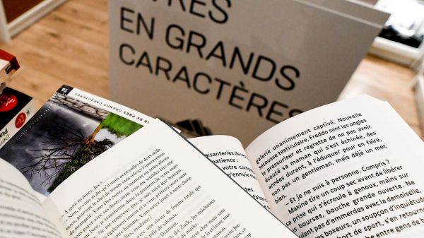 La première librairie "Grands Caractères" ouvre ses portes à Paris : "un concept génial" pour les personnes malvoyantes