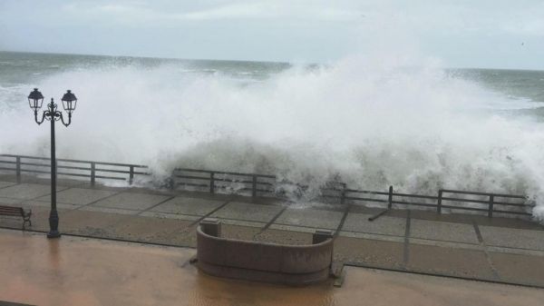 Appel à la prudence sur le littoral normand en raison de fortes marées