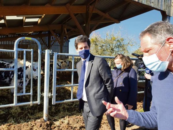 VIDÉO. En visite en Seine-Maritime, le ministre de l'Agriculture évoque la juste rémunération des éleveurs