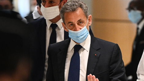 "Des preuves, il n'y en a pas" : Nicolas Sarkozy contre-attaque tous azimuts