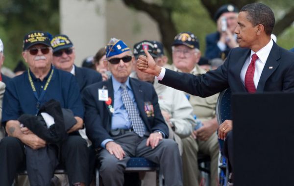 Dans ses mémoires, l'ancien président des États-Unis, Barack Obama, évoque ses souvenirs en Normandie