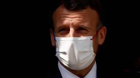 100.000 morts du covid-19: "Nous n'oublierons aucun visage, aucun nom", promet Emmanuel Macron