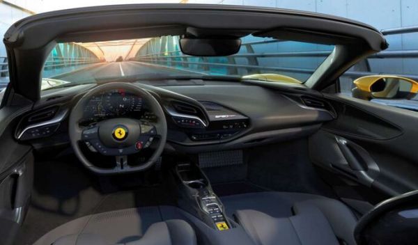 Ferrari lancera sa première électrique en 2025
