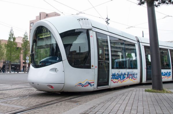Collision entre un tram et une voiture près de Lyon : la circulation est arrêtée