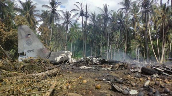 Crash d'un avion militaire aux Philippines : au moins 29 victimes