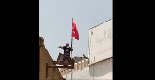 Un manifestant poussé du toit du siège d’Ennahdha: nouveaux détails