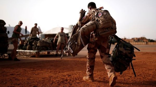 Fin de l'opération Barkhane : le Premier ministre malien accuse la France d'«abandon en plein vol»