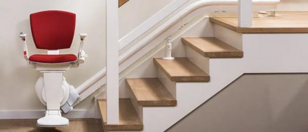 Vous possédez un escalier dans votre logement et vous avez des difficultés pour l'emprunter au quotidien? Il existe une solution : le monte escalier !