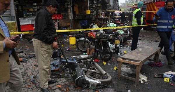 Pakistan. Explosion meurtrière d'une bombe devant une banque à Lahore