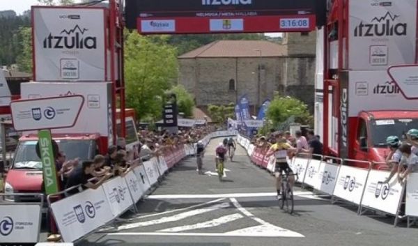 Tour du Pays basque (F) : Vollering remporte la 2e étape et reste en tête #ItzuliaWomen #Vollering #Rooijakkers #Cavalli