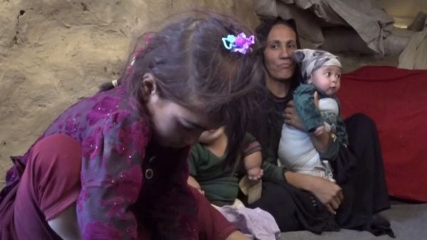 VIDEO. Afghanistan : pour survivre, des parents se résignent à vendre leurs enfants