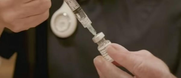 Coronavirus - Le laboratoire pharmaceutique britannique Astrazeneca annonce que son vaccin anti-Covid-19 Vaxzevria a été approuvé en 3e dose pour les adultes dans l'Union européenne