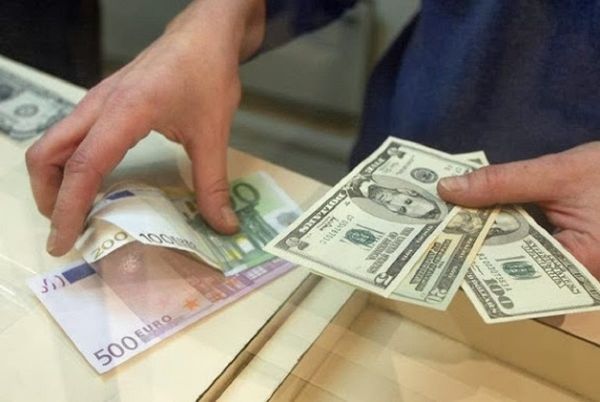 Taux de change du dinar en banque et au marché parallèle ce 25 juin