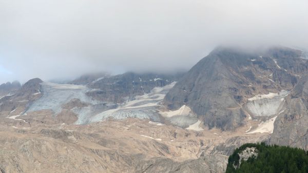 Italie : un glacier s'effondre, emportant des alpinistes