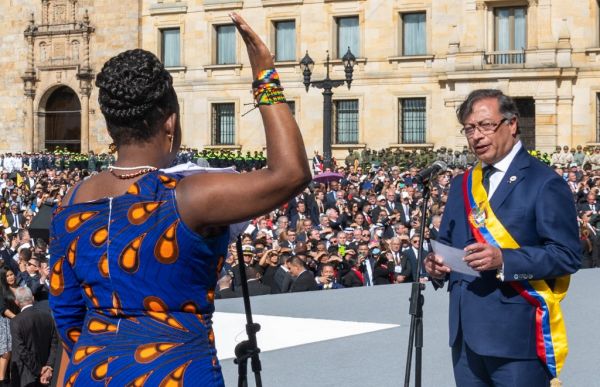 La Colombie investit son premier président de gauche, Gustavo Petro
